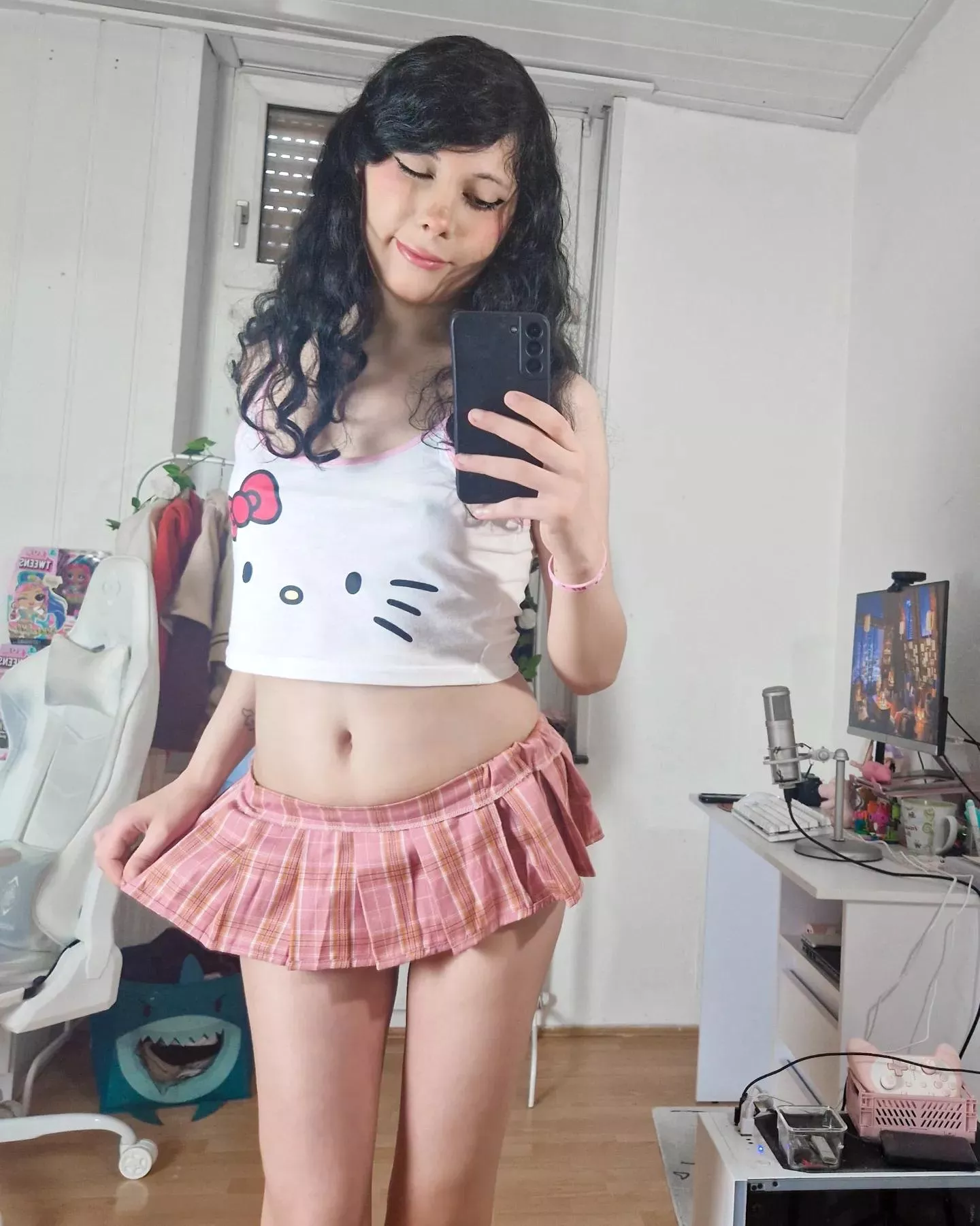 tought i look good in this outfit :3