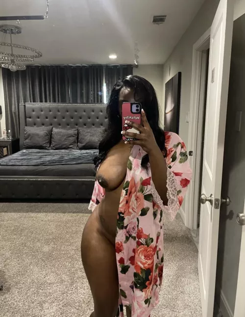 What i wear to sleep , do you like it? 