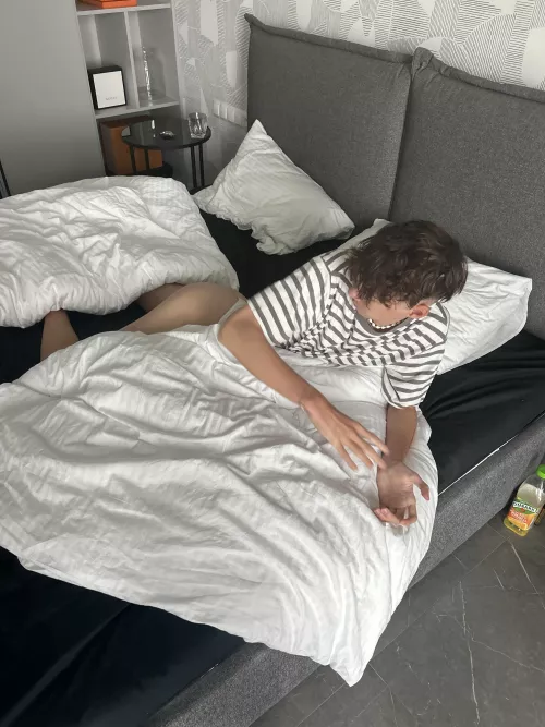 Would you give it a squeeze on a 19yo boy incredible butt?