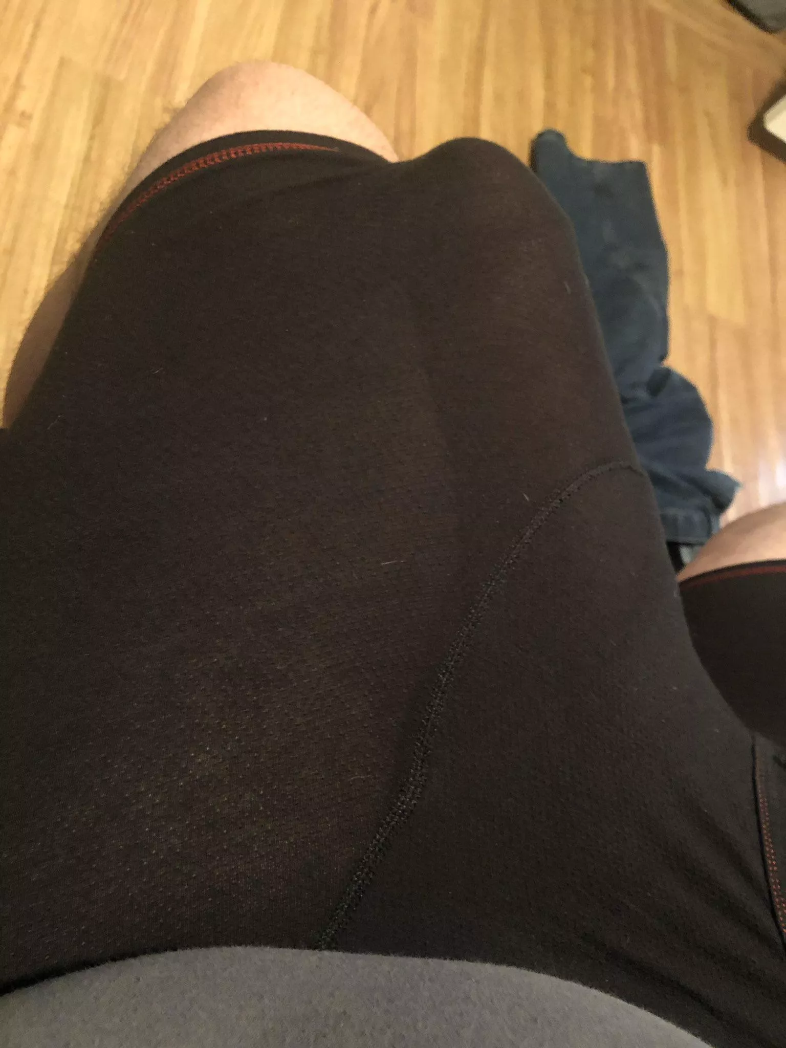 You all liked the last bulge pic so much, I had to show a bit more