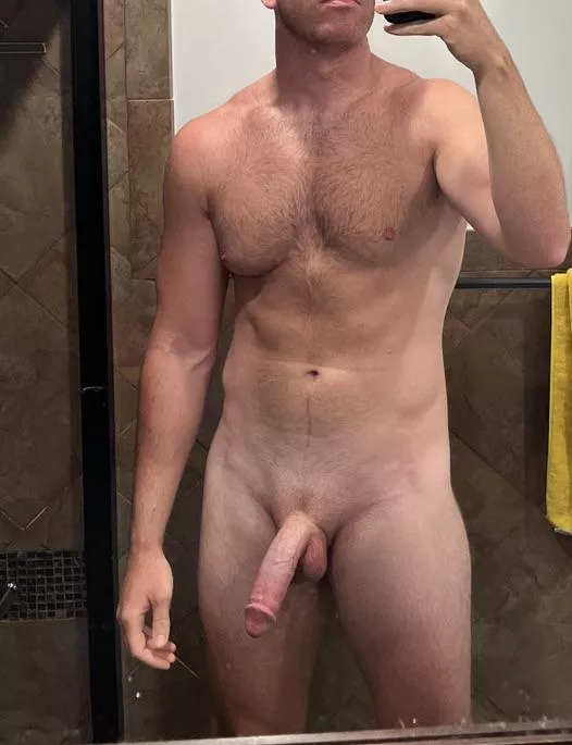 28,M, 6’4, BWC. Snap- jamesthekid77 Fem/twink/hung hmu. Send a pic when u add please 🤝