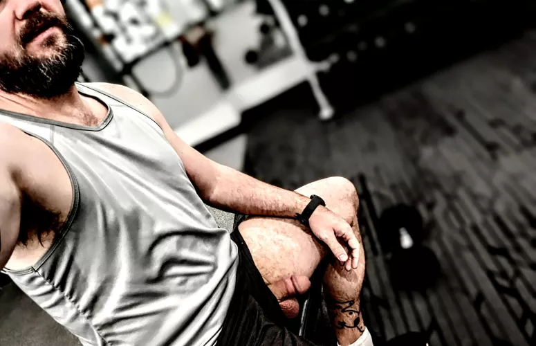 [45] Just another day of showing off at the gym...