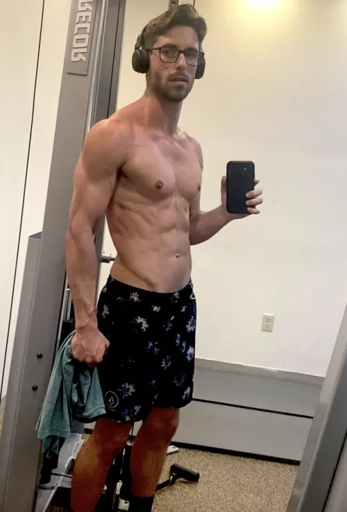 Anyone into fit and hung lawyers?