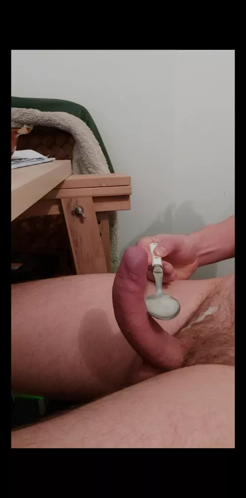 As a good boy i always use spoon when i cum 😔 Someone to help me swallow? ☺️