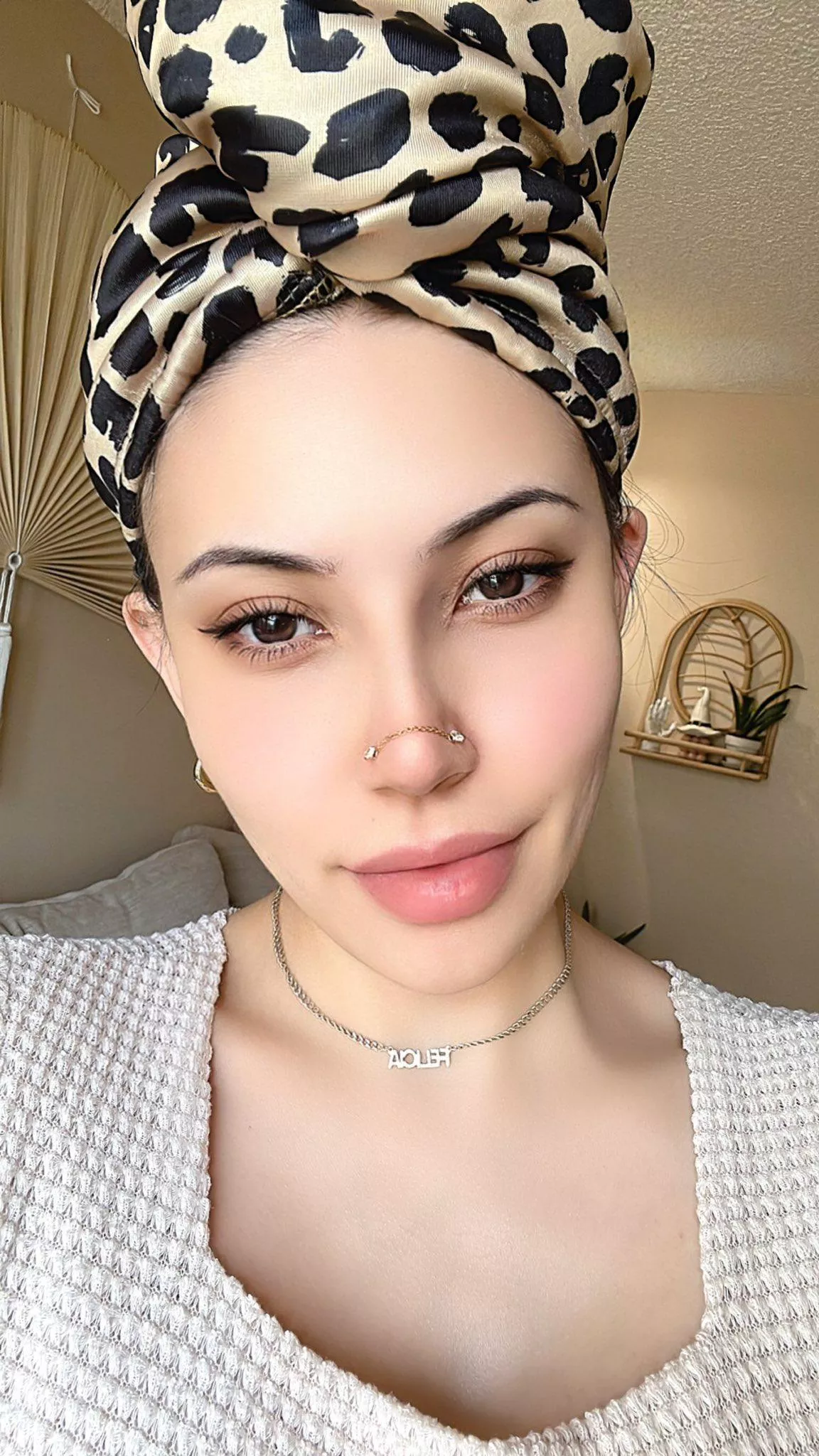 Can't keep your eyes off me? [oc]