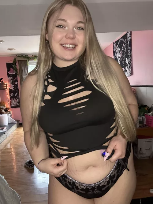 Chubby girls smile more :)