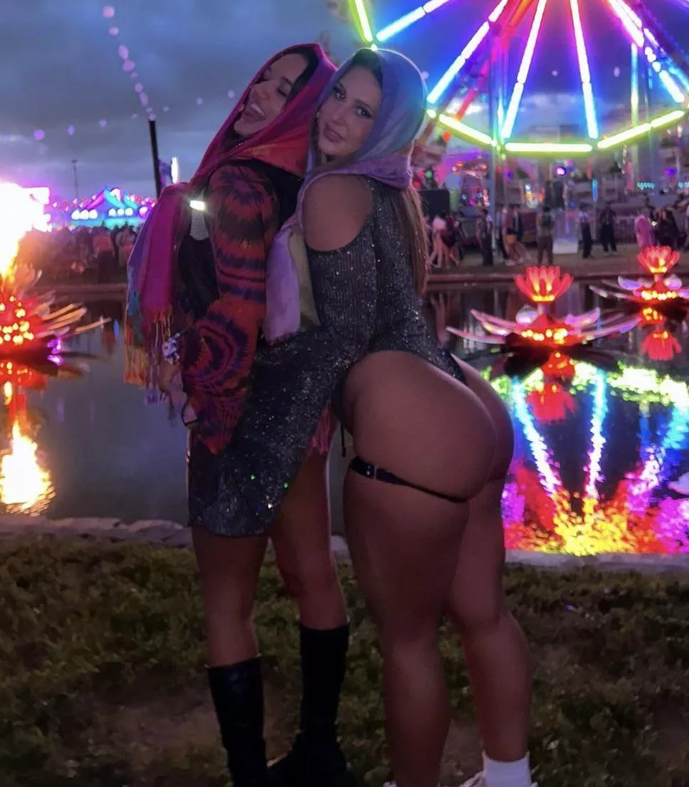 Clear to see who got more attention that night