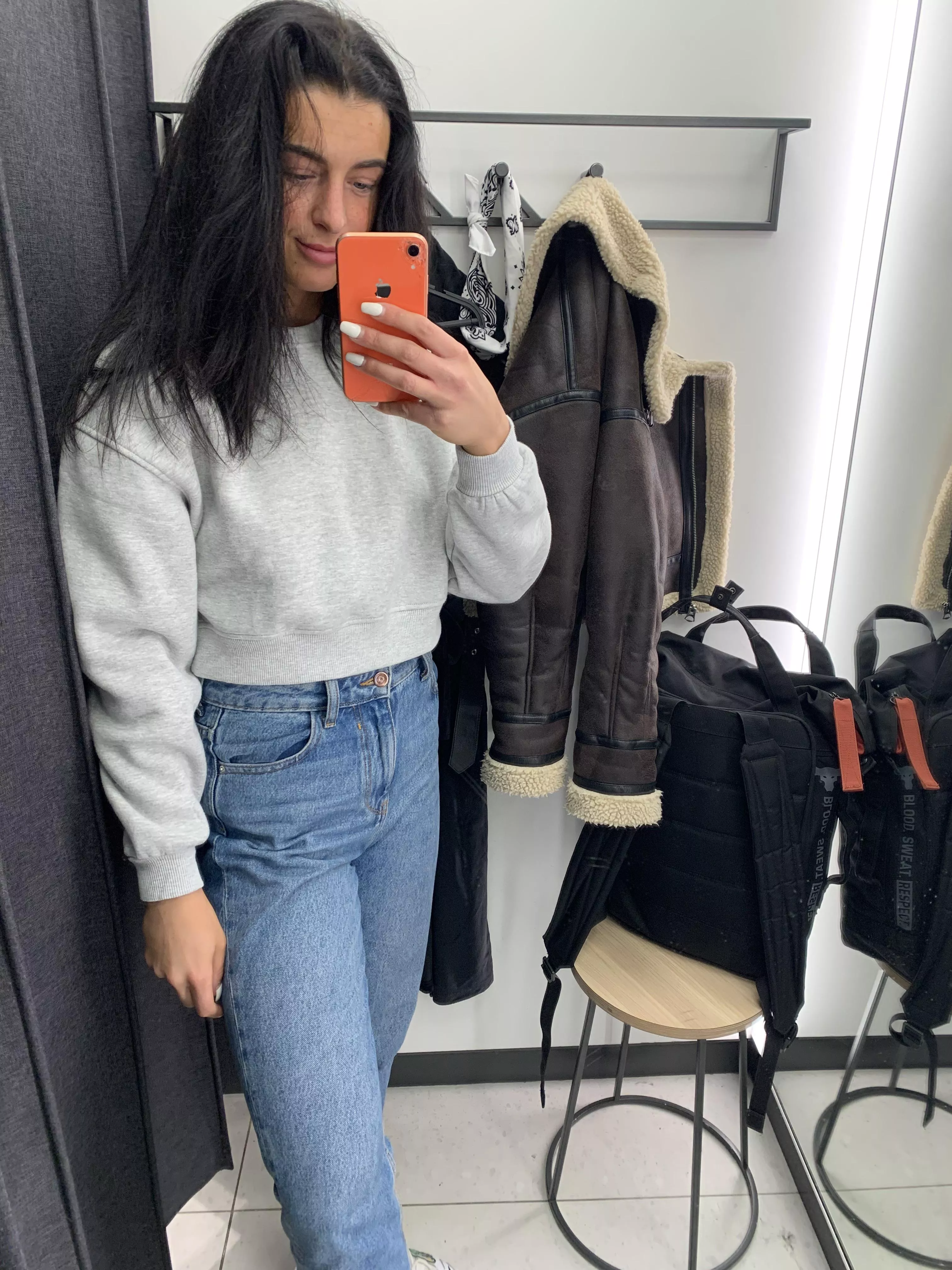 Cute fit and messy hair 