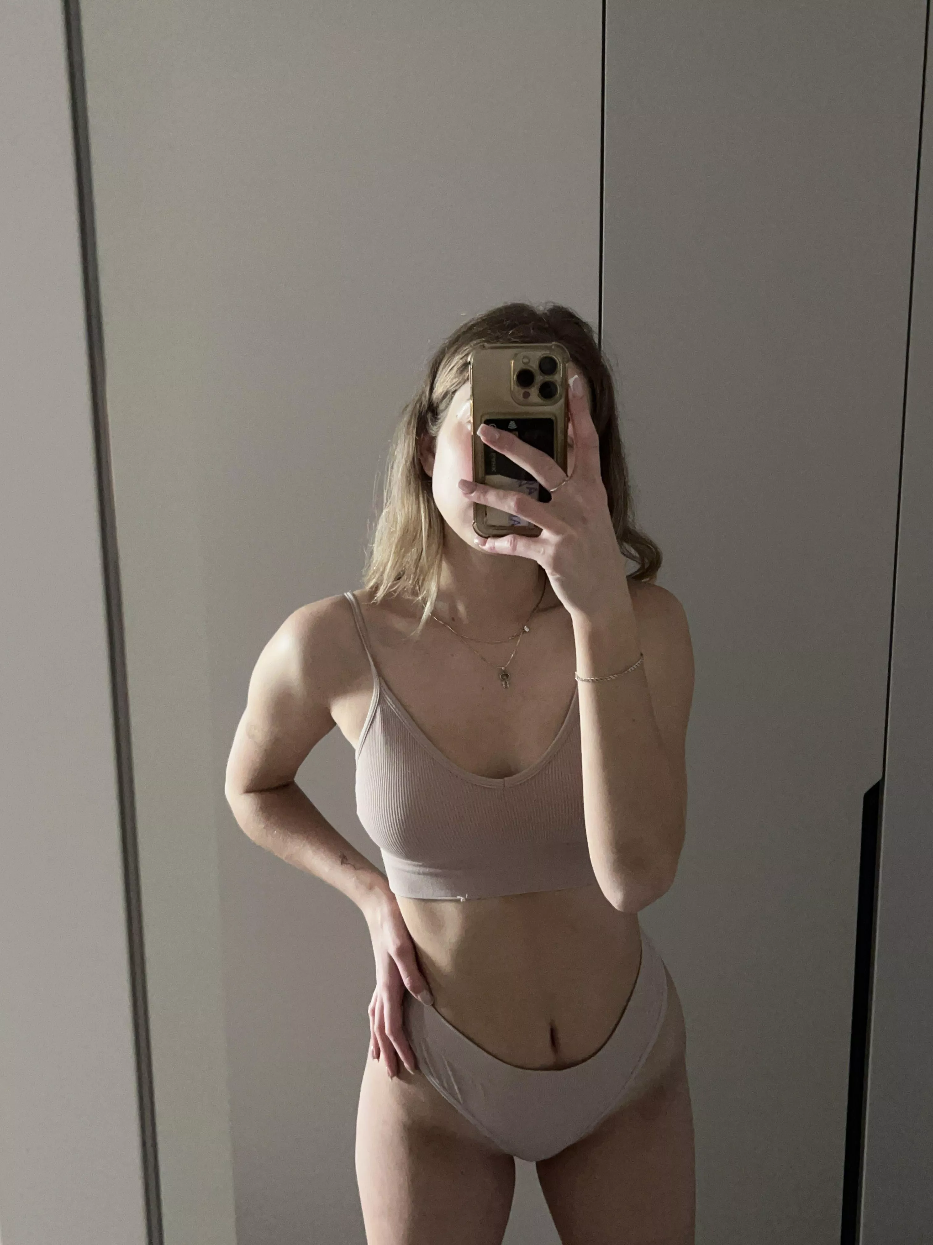 Dear it seems it�s time to go to bed I know your dick is already hard