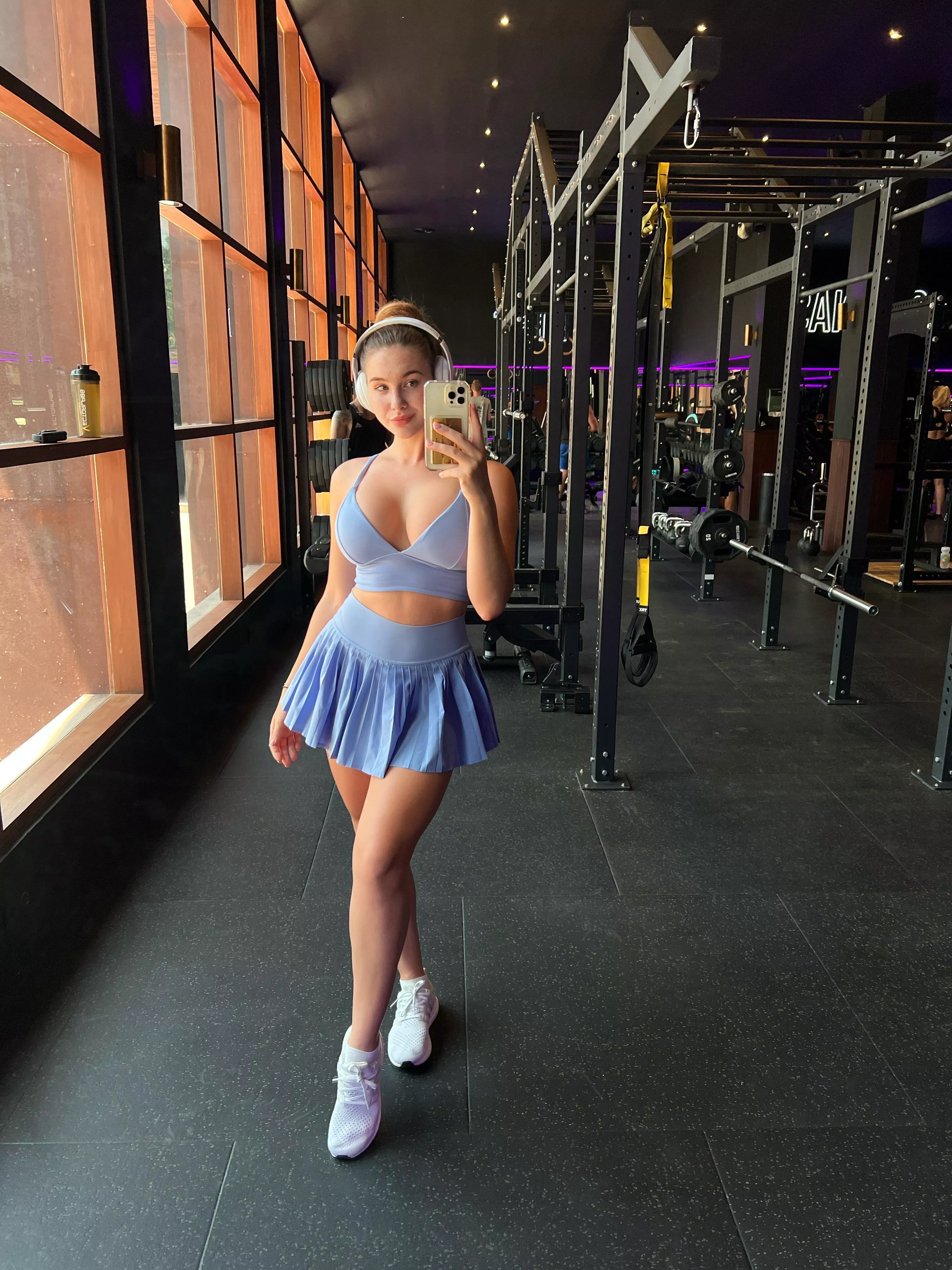 Do you like consistent gym girls like me?