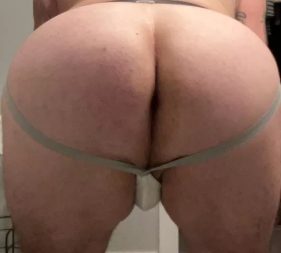 Does this jock make my ass look fat?😈