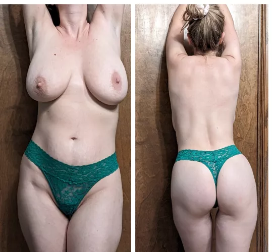 Getting some definition in back and butt is getting more toned 😏 (f)