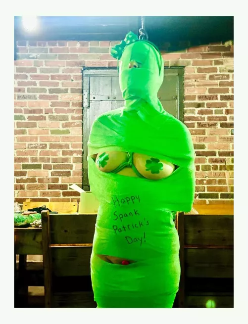 Happy Spank Patrick’s Dxy! ☘️