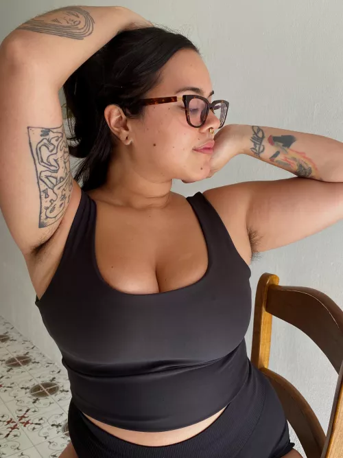 Here's my big tits and hairy pits to make your day a lil hornier!