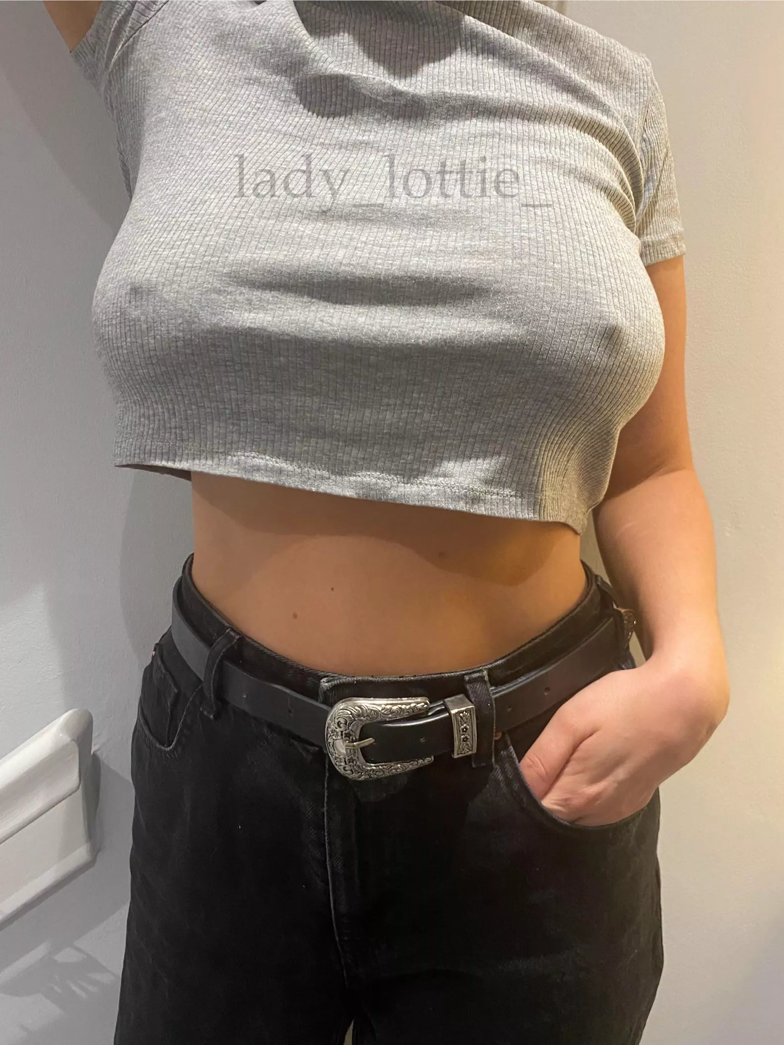 Hope my top is not too distracting