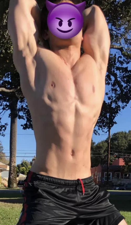 Horny AF looking for an ass that can handle my 8 inch champ asap 🥰😈