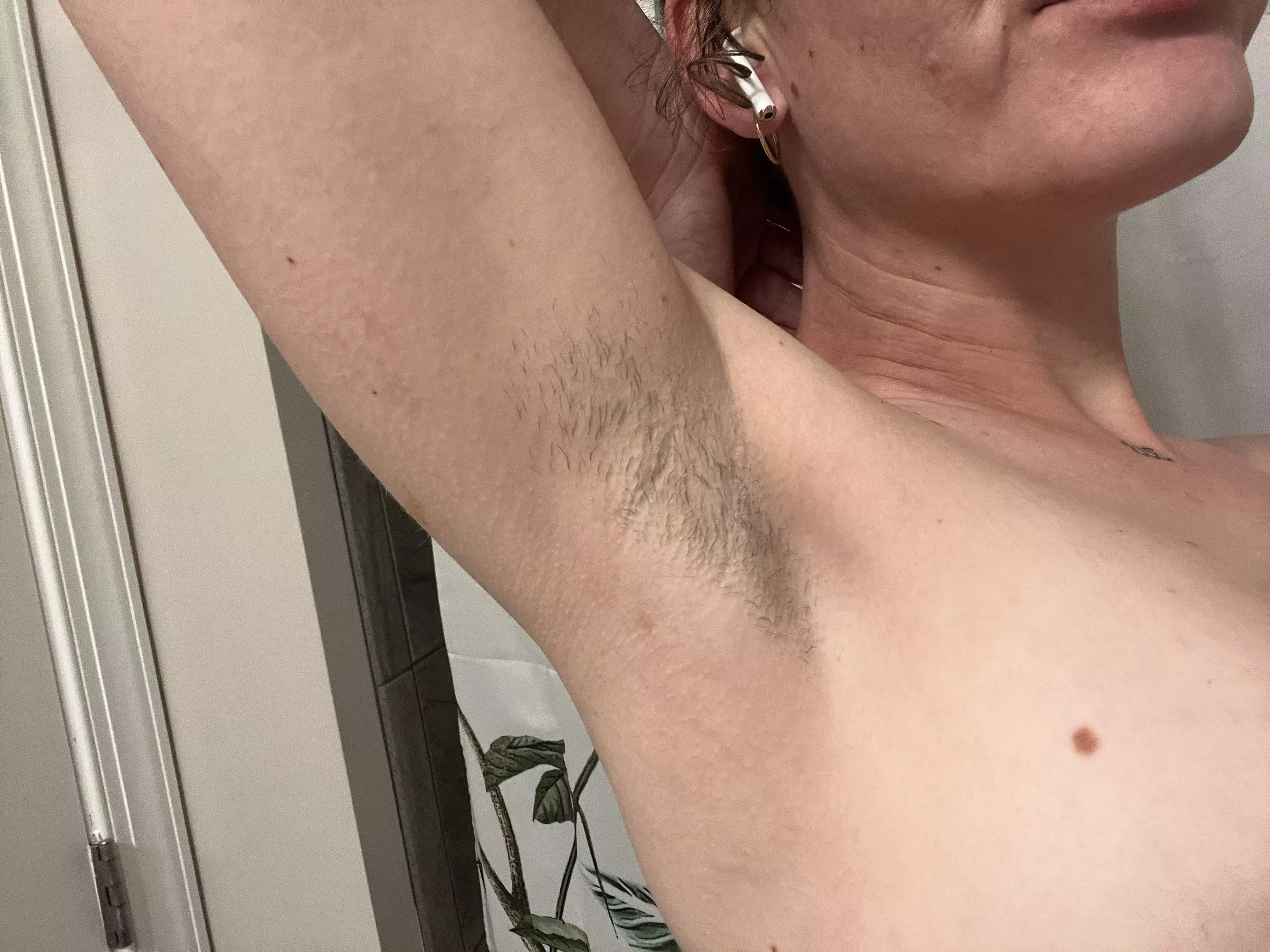 hot yoga made me extra stinky today 😝 don’t you want a whiff? 