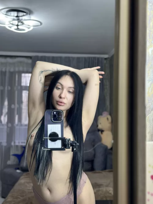 I like tickling, so I'm waiting for someone's tongue