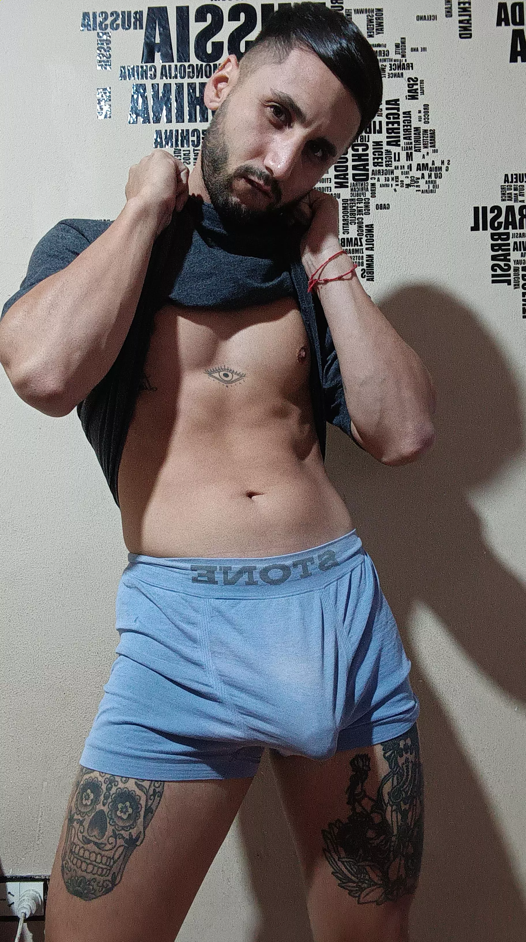 I need new boxer shorts 😔 even if it's old, does it fit me? 