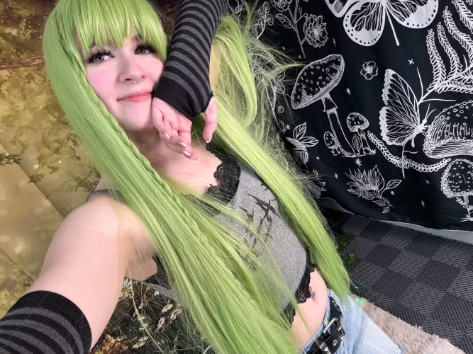 Ignore the messy hair lol