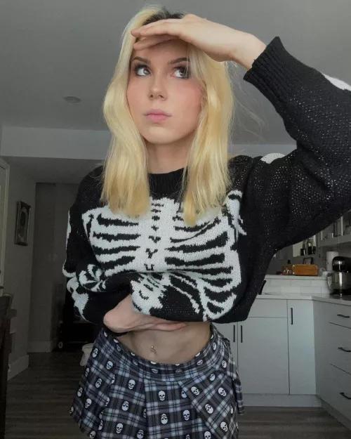 just turned 18 and I'm looking for someone with a huge cock to stretch my tight little pussy