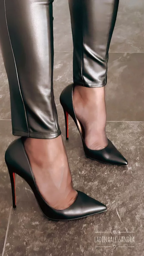 Louboutin So Kate.