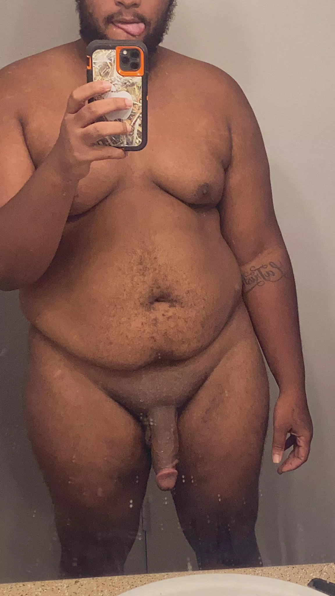 Netflix n chill naked?