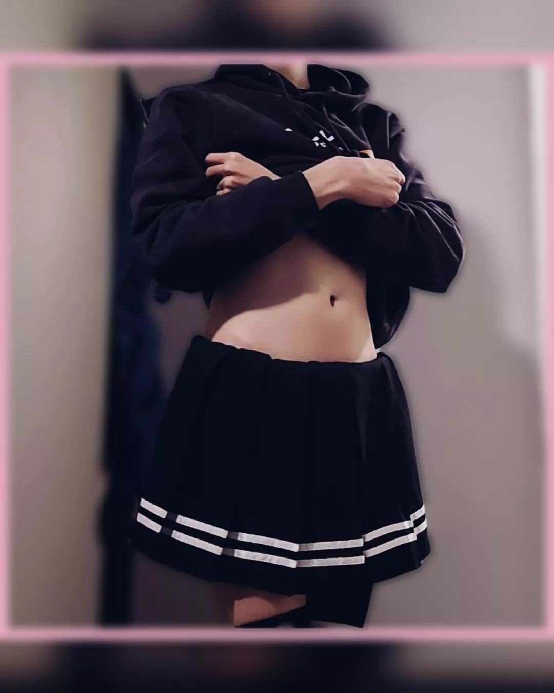 Not my most insane pic ever :3 but I like the skirt