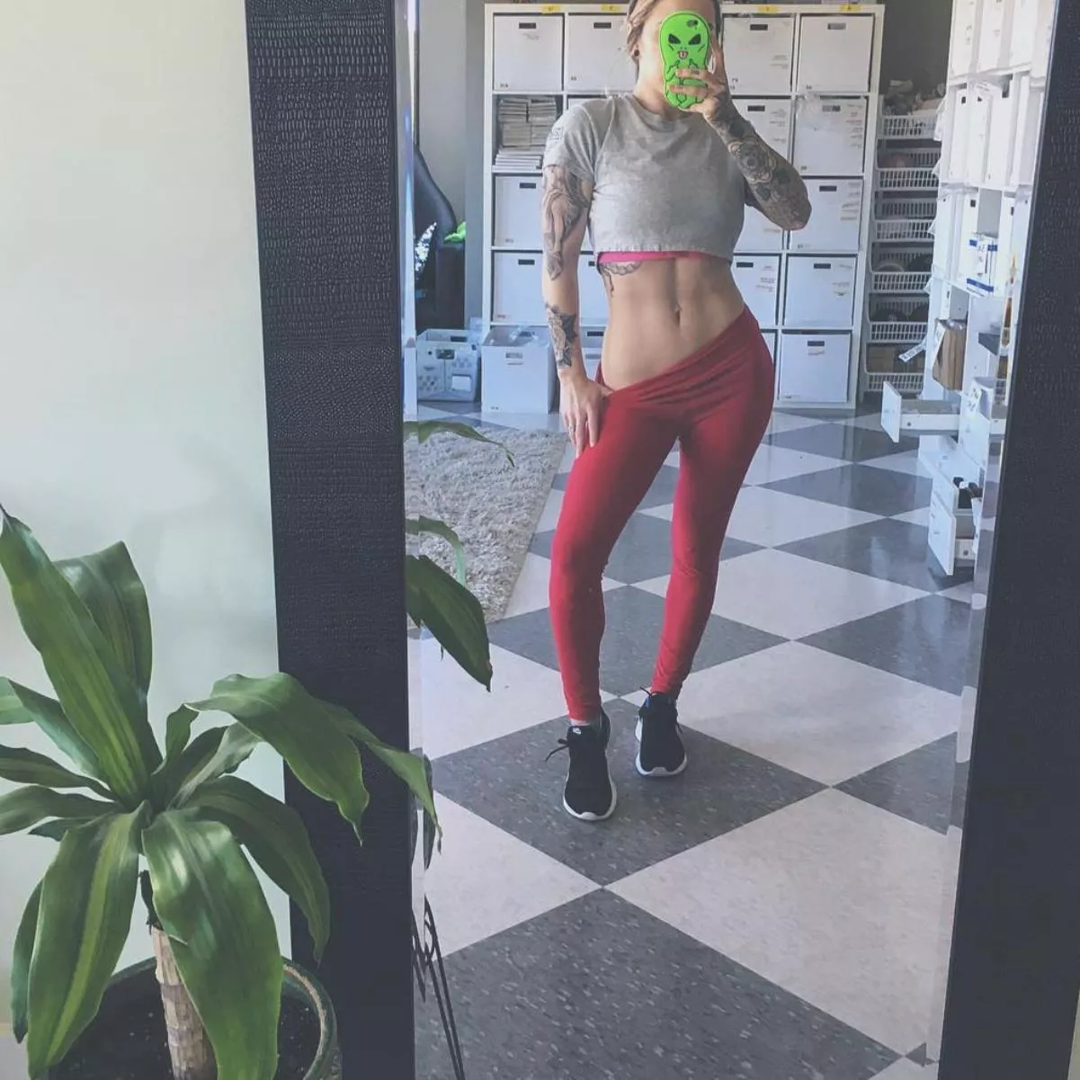 Off to my workout :) (f)