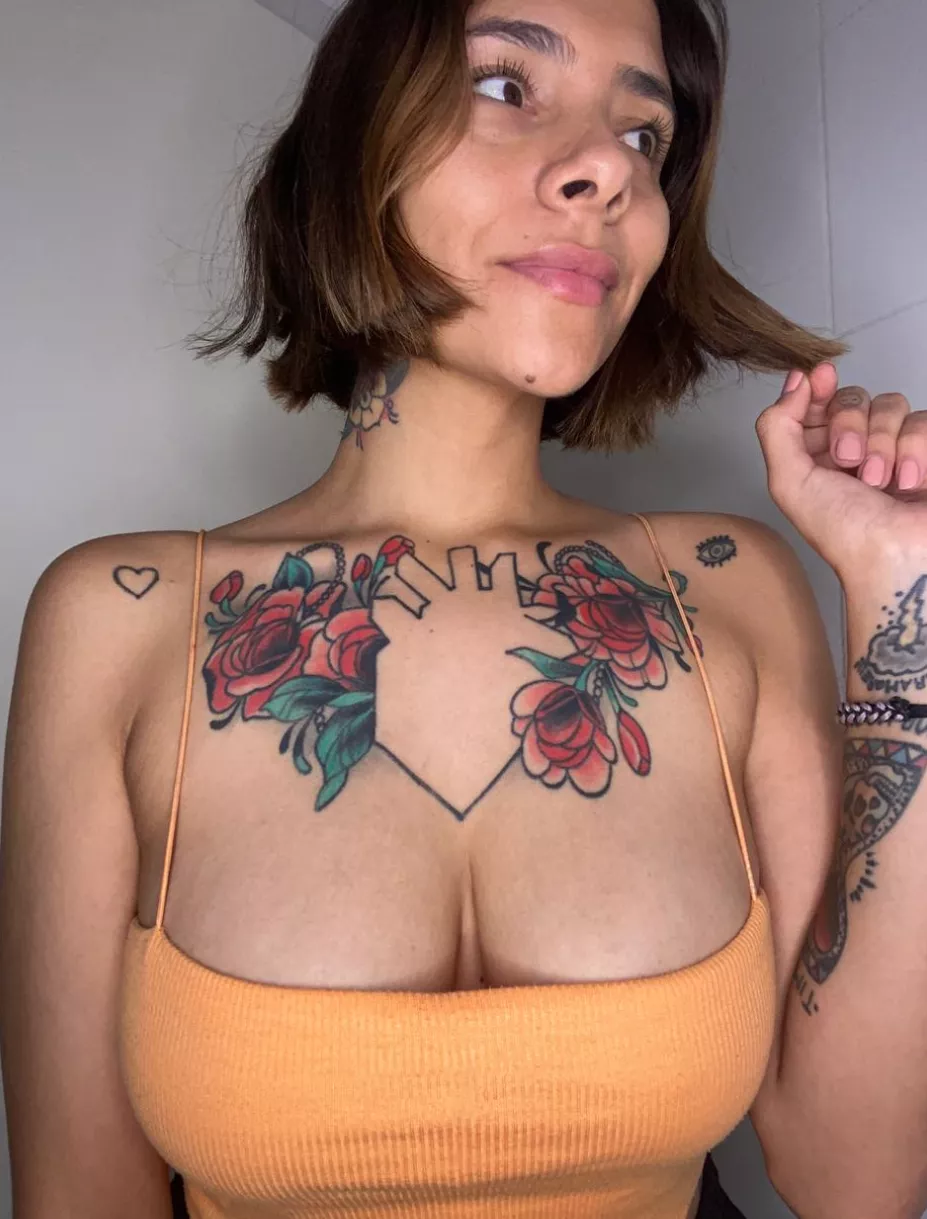 Perfect tattooed pillows for a better sleep