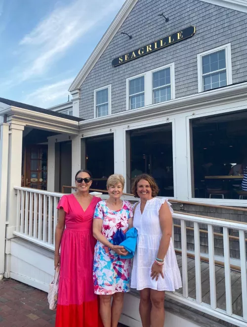 Pick one between this gilf and her two milf daughters [3]