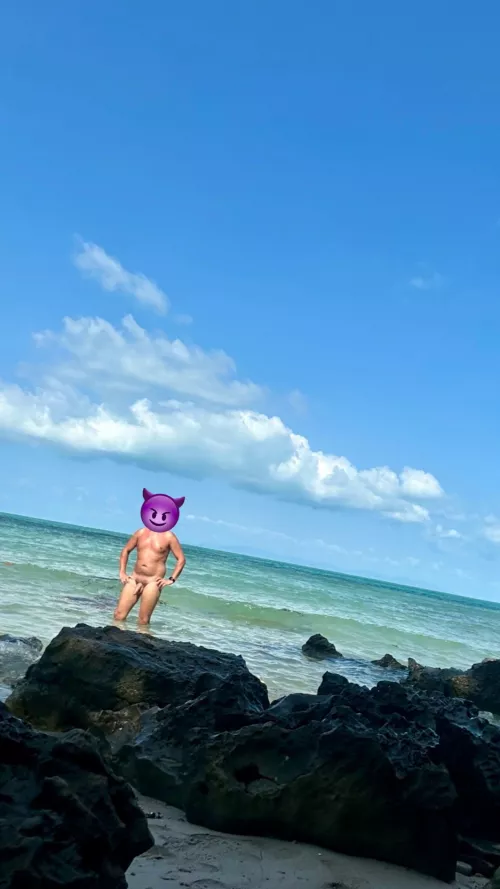 Sneakily stripped off during a boat island tour in Thailand! Was such a thrill 🥵