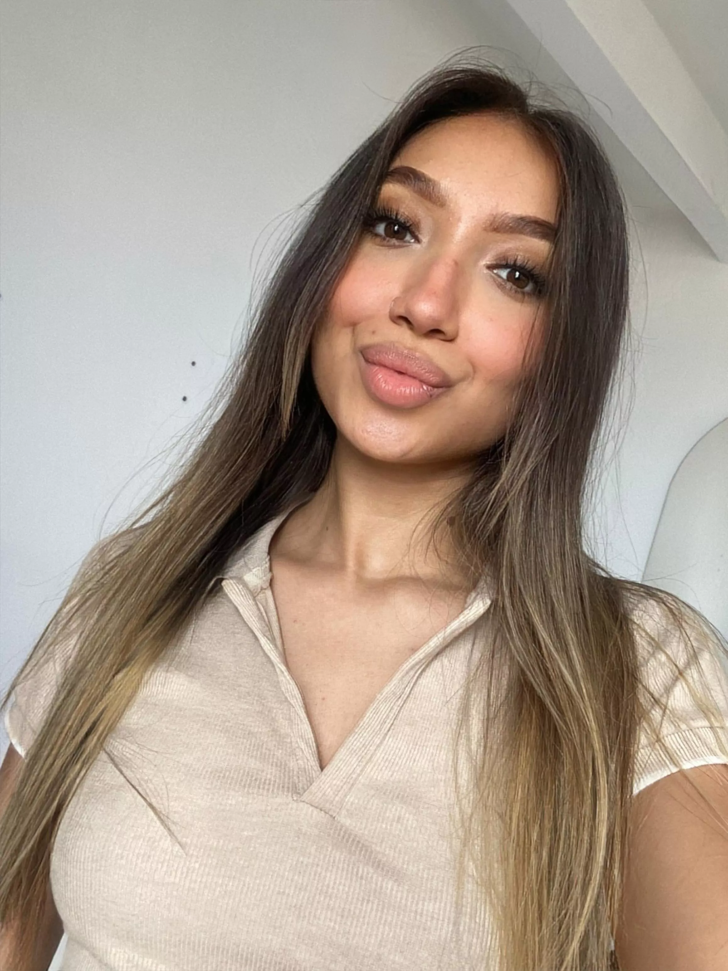 Starting the week with a cute selfie