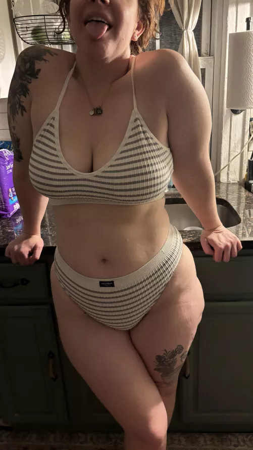 Stay home in comfy clothes with me