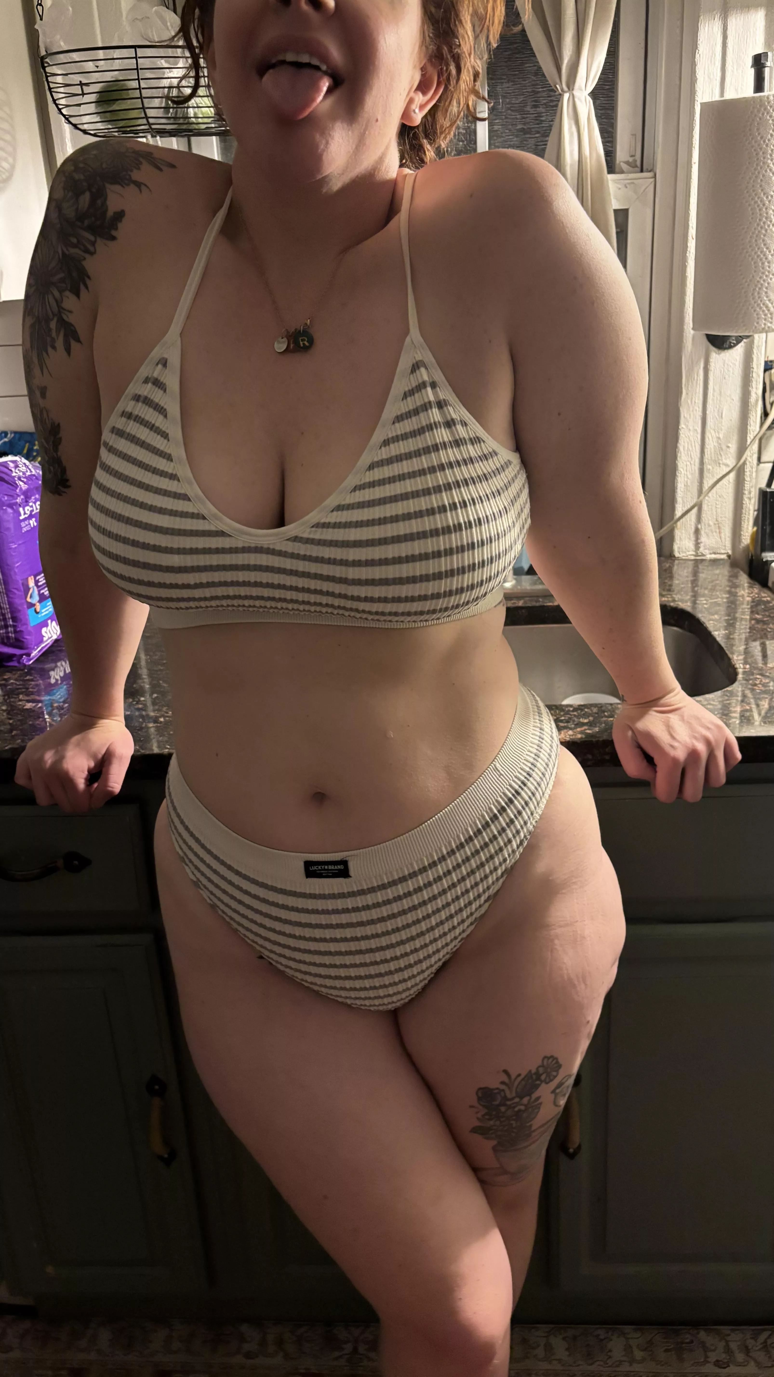 Stay home in comfy clothes with me