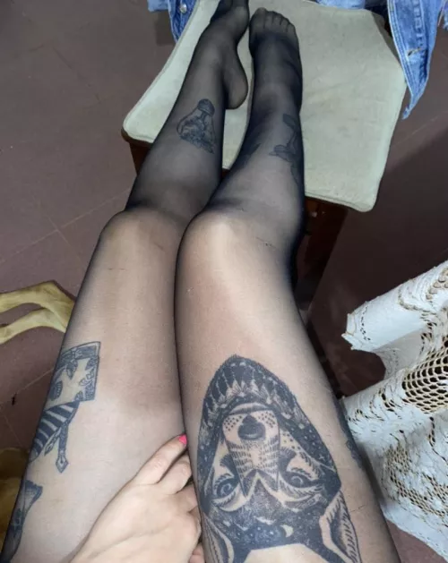 Tattoo + nylon 