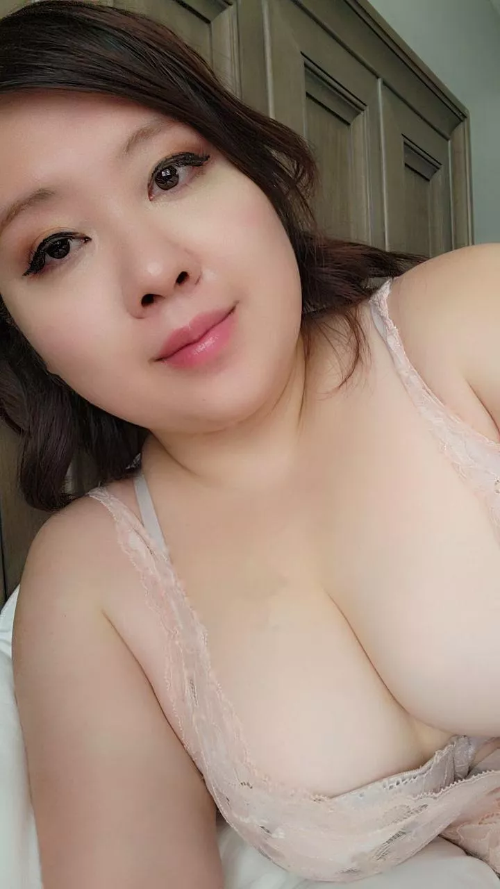 Would you cuddle up to a gentle soft mommy ?