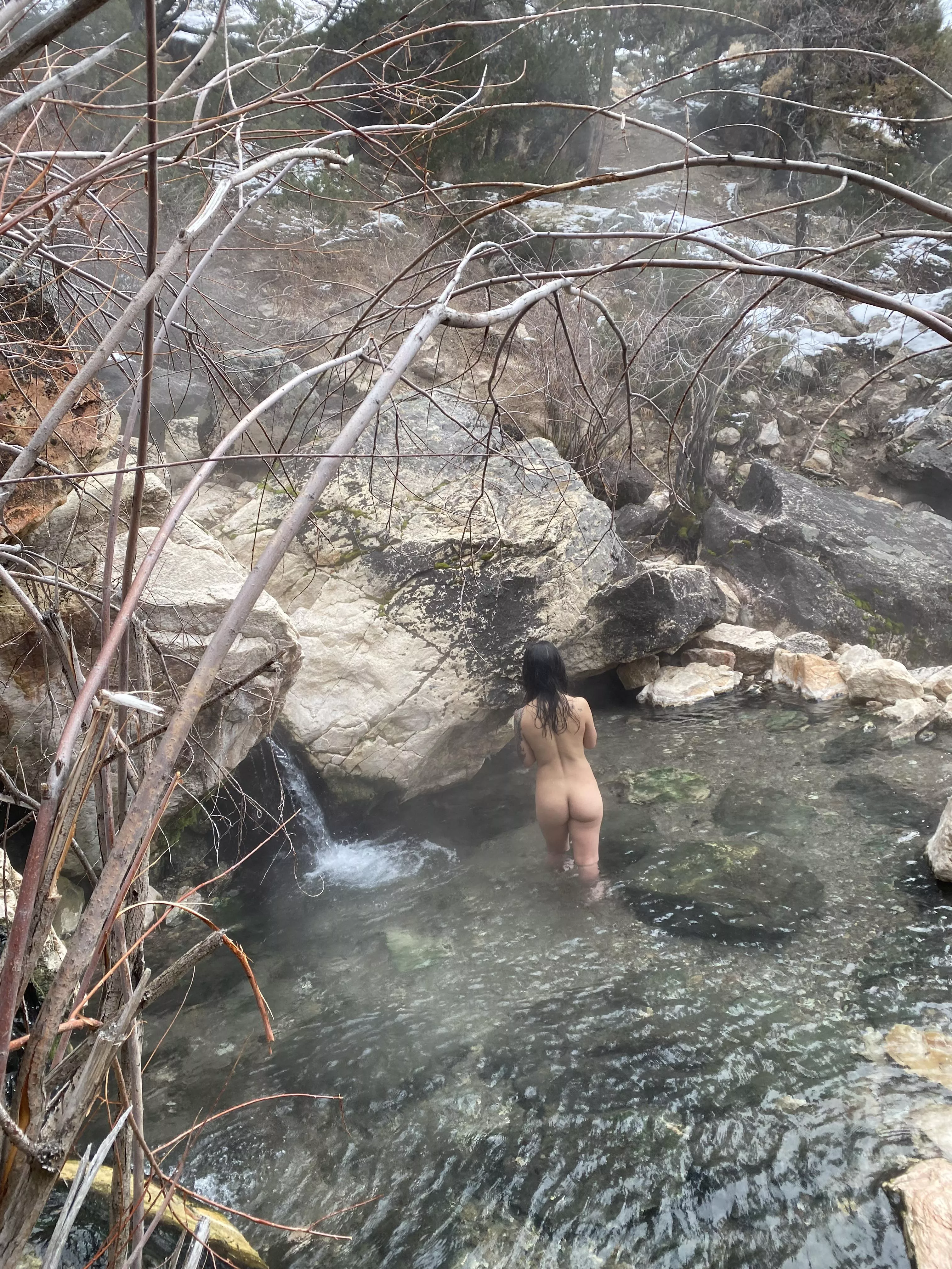 Wouldn’t you love to happen upon this scene? I enjoy the thrill of chance encounters. 