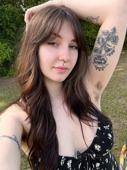 You can be feminine & hairy 💘