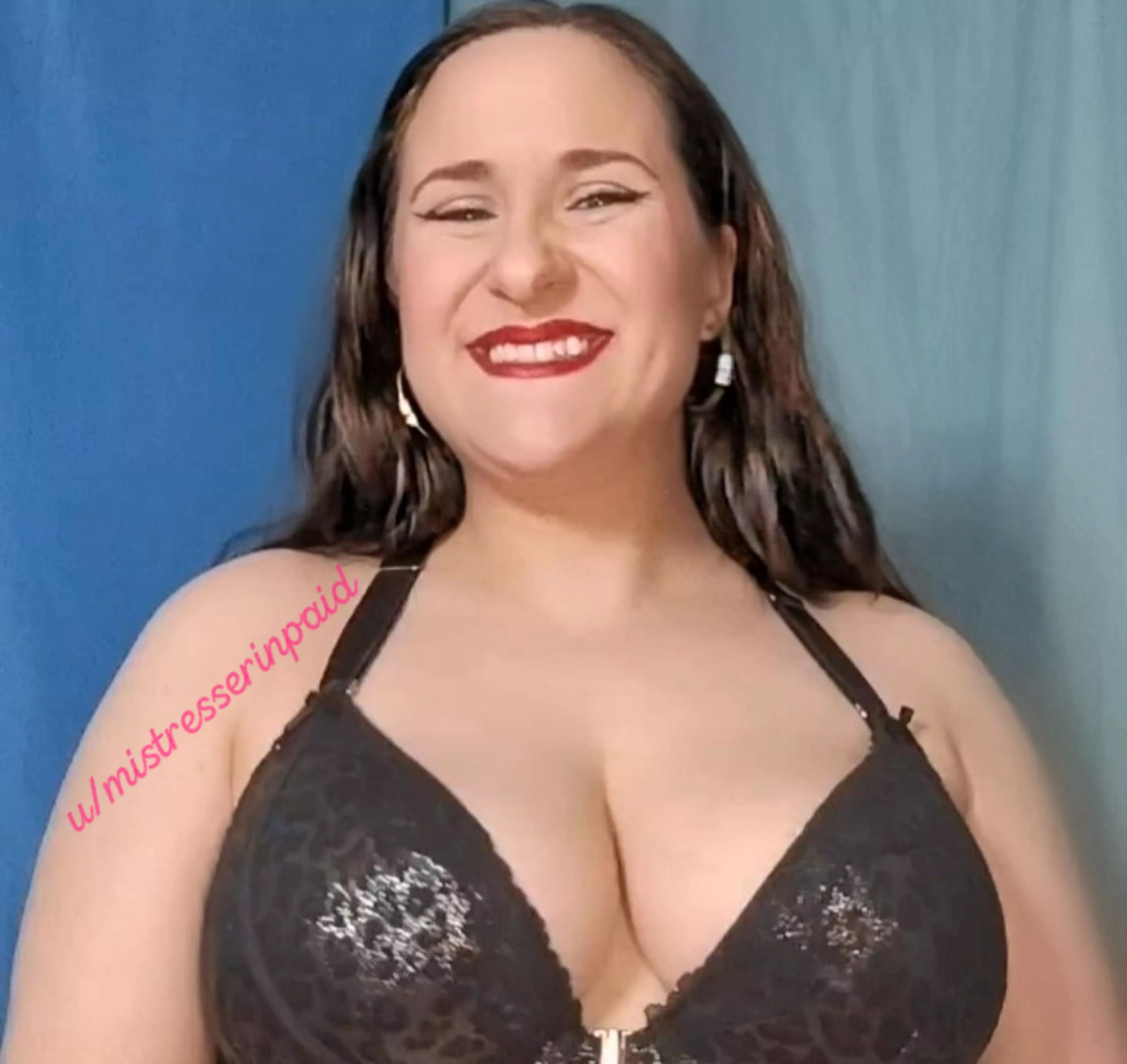 You can tell I'm the daughter of a pageant queen in this one.