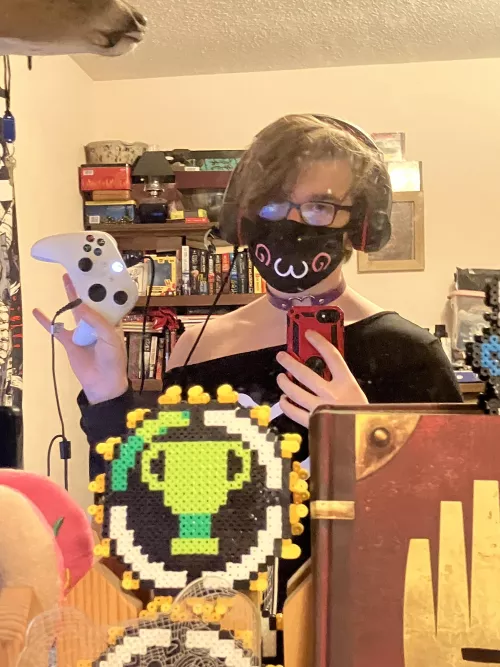 You guys like gamer bois :3