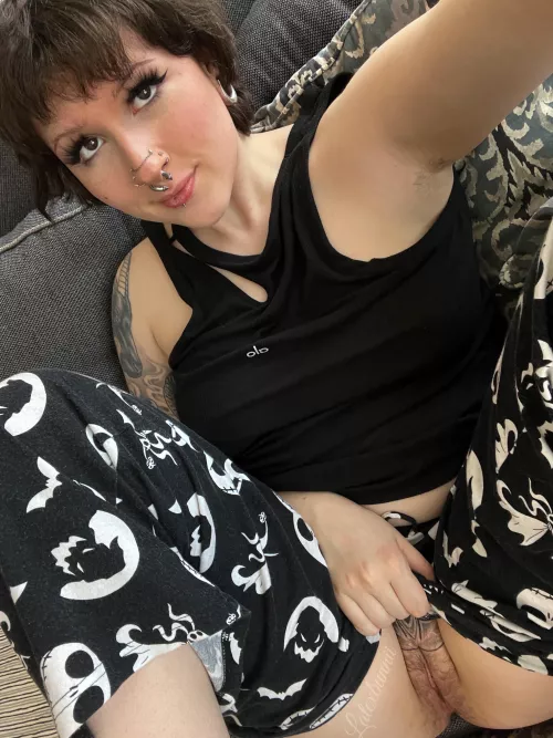 You look like you need some goth pussy 🖤