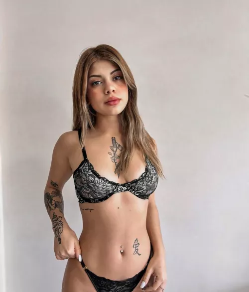 18, 5'2, 95lbs with small tits, Am I your type?