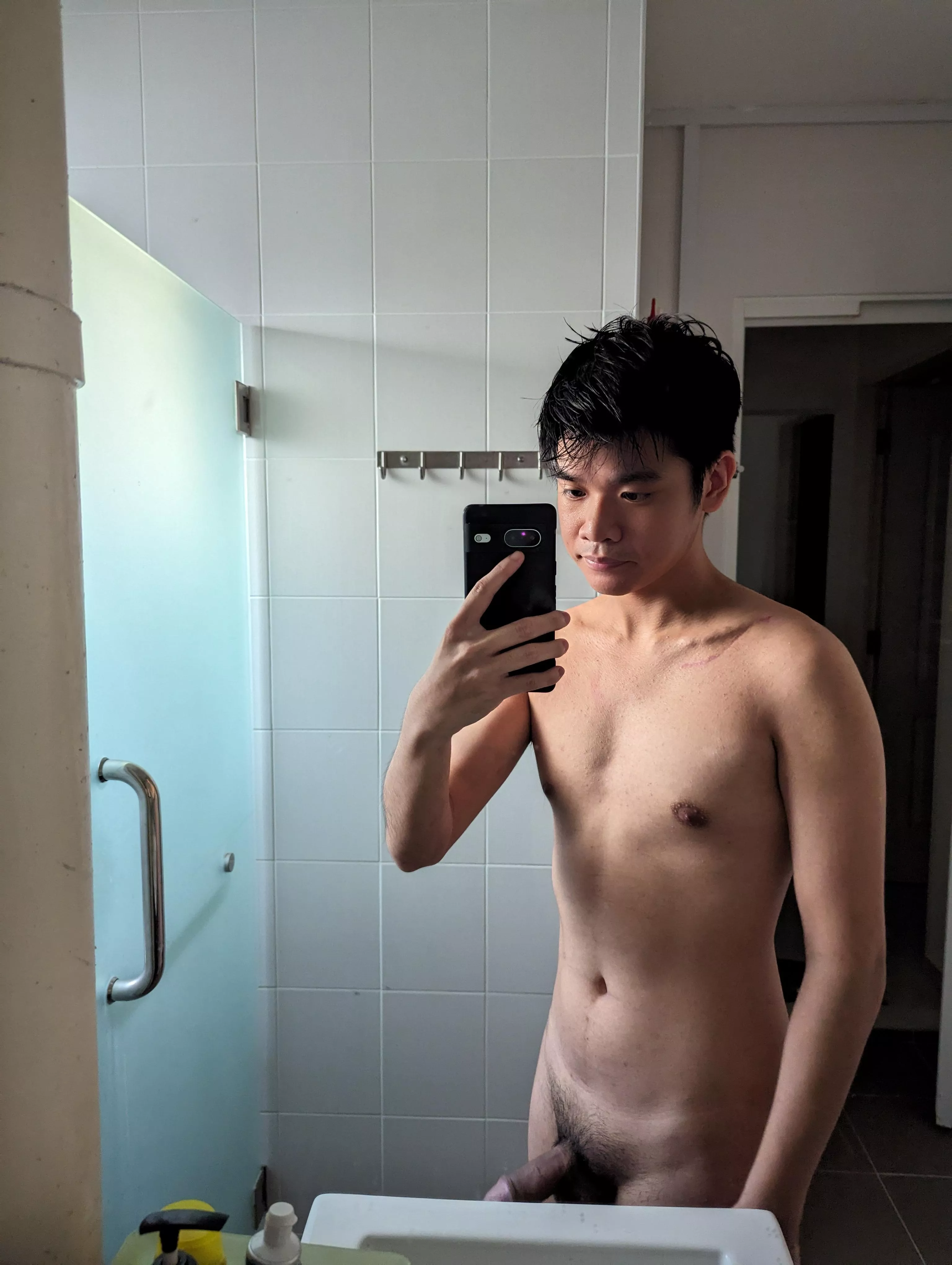 [21] fresh out of the shower! looking to share all about myself, any takers?