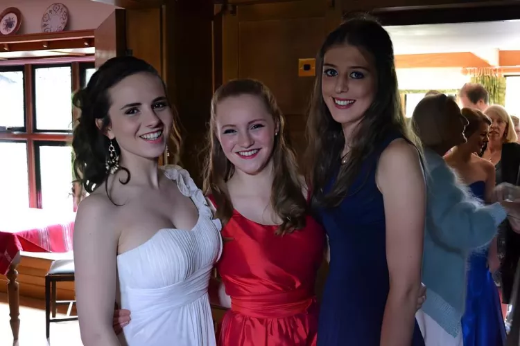 [3] Colourful Dresses