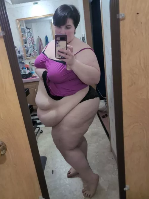 A few of you asked to see the belly 😘