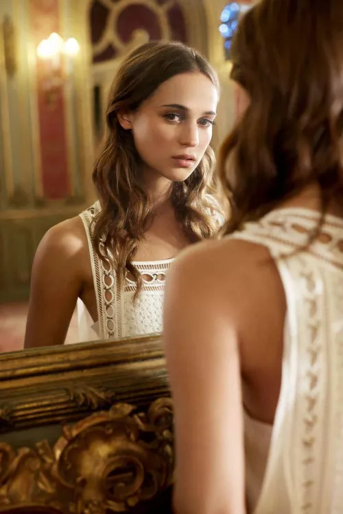 Alicia Vikander
