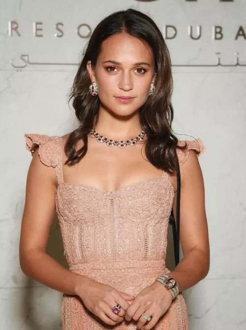 Alicia Vikander 