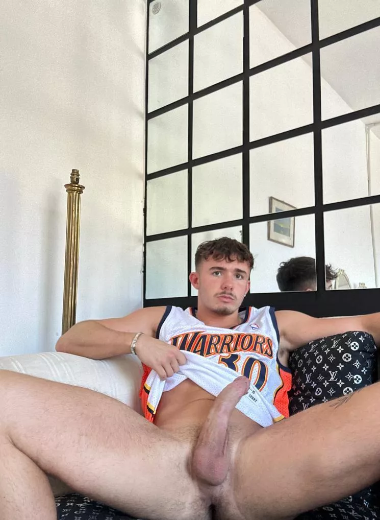 Are you brave enough to let me go balls deep? 😈?