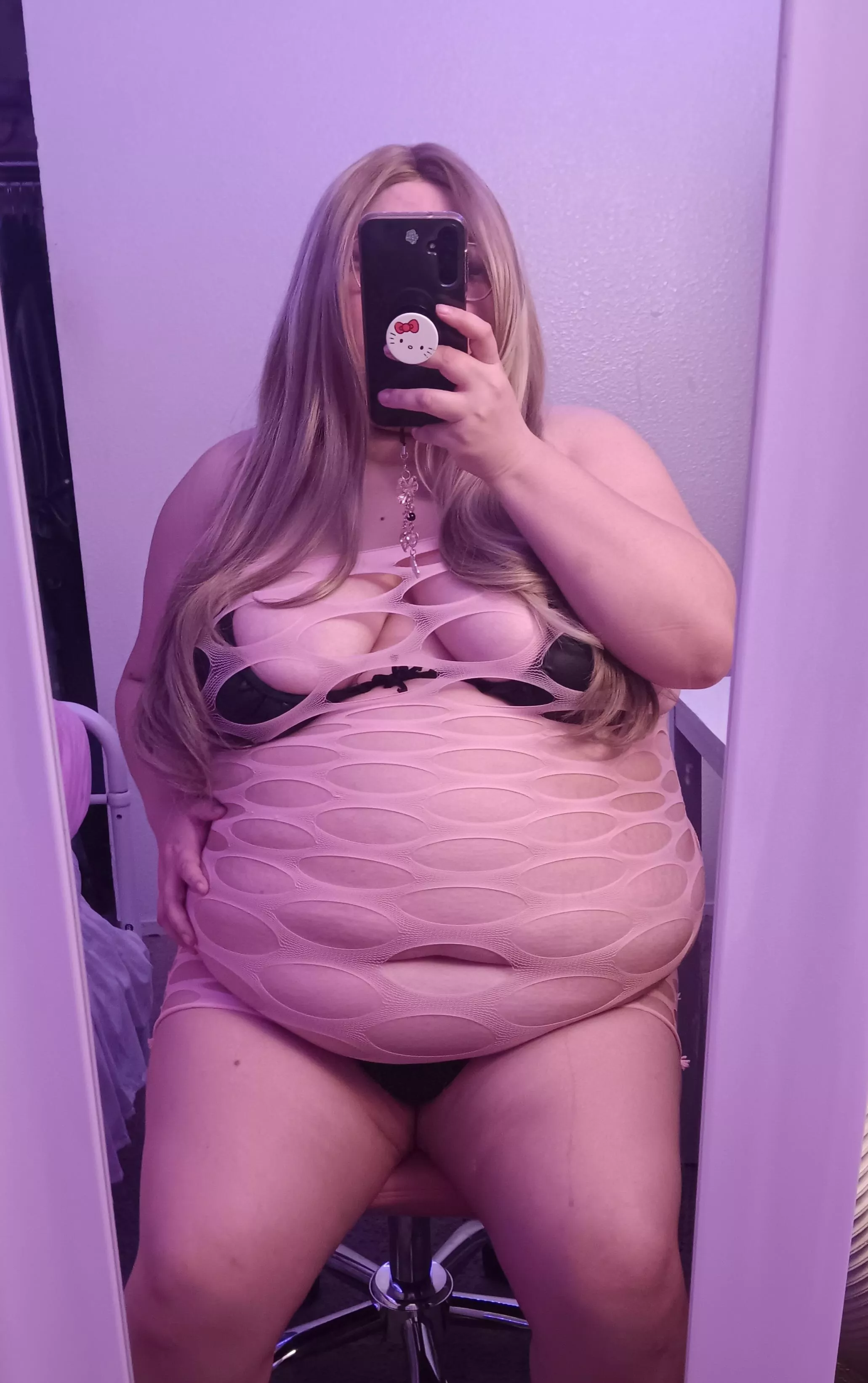 Bloated after dinner *burp* 🎀 